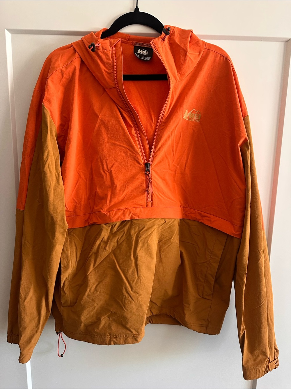 Mens REI windbreak/ light rain jacket